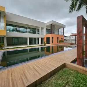 Vente villa duplex de 9 pièces haut standing a cocody