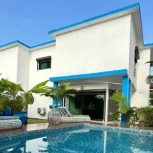 A louer Villa Duplex de 5 pièces dans la Cité SYNACASCI 2