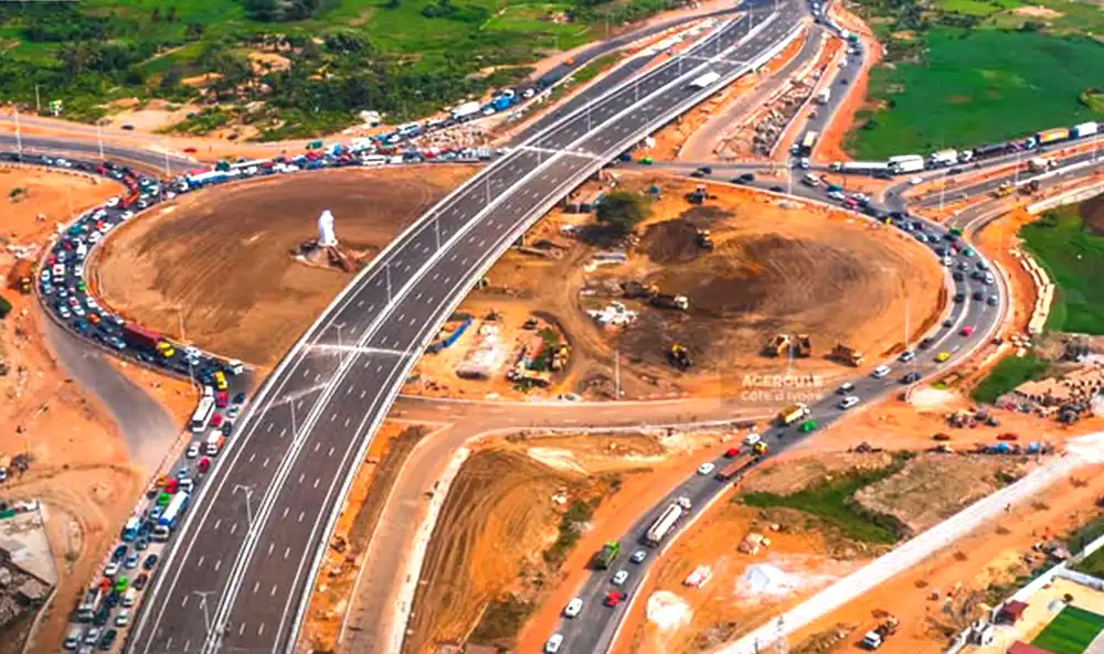 CARREFOUR AKWABA UN ÉCHANGEUR PRÊT À ÊTRE INAUGURÉ